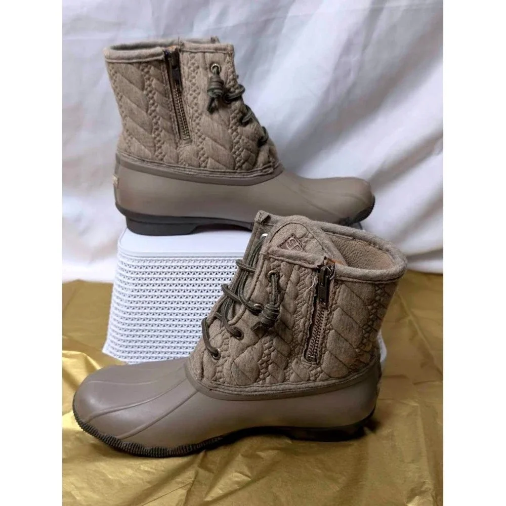Sperry Saltwater Quilted Cable Knit Duck Boots Taupe Tan STS97184 Women's 7.5 M‎